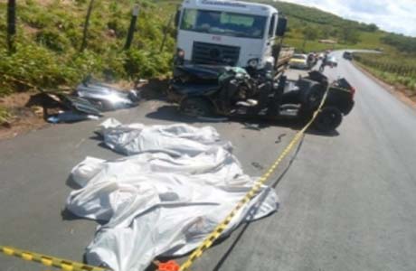 Colisão na AL-487 deixa 5 mortos e um ferido no município de Traipu