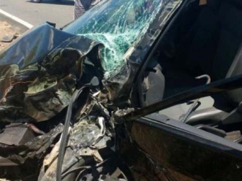 Militar fica ferido em colisão entre carro e caminhão-pipa