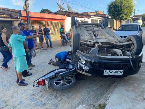 Mulher capota carro enquanto aprendia a dirigir em União dos Palmares