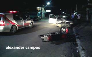 Colisão frontal entre Fiat Uno e moto na principal via de acesso a União dos Palmares deixa 3 pessoas com ferimentos leves