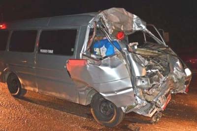 Acidente entre carro e van deixa um morto e vários feridos em Craíbas