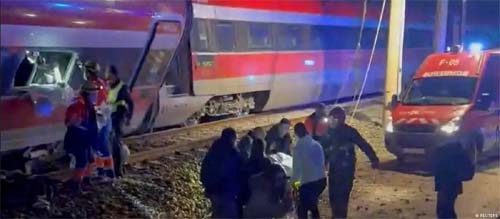 Colisão entre trens de alta velocidade na Espanha resulta em dezenas de vítimas fatais