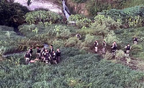 Acusado de assaltos é baleado em troca de tiros com a polícia; dois são presos