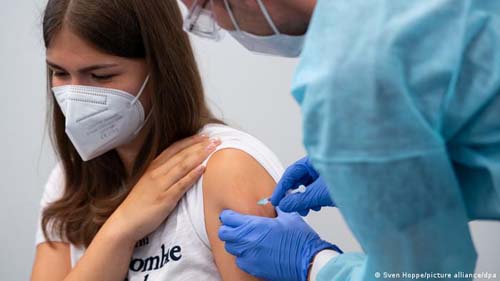 Órgão do Ministério da Saúde recomenda manter vacinação de adolescentes