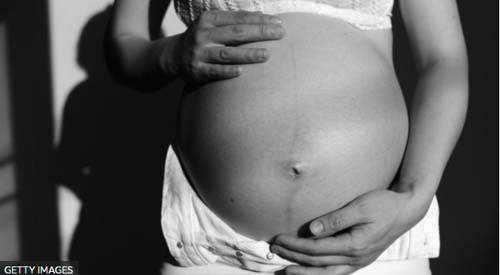 'Escolhi esperar': por que só campanha de abstinência sexual não evita gravidez na adolescência