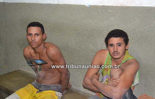 RP de Branquinha prende em flagrante acusados de conduzir moto roubada e tentar passar cedulas de real falsas