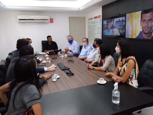 Após reunião com deputado e advogados Seris marca visita a presídio do agreste