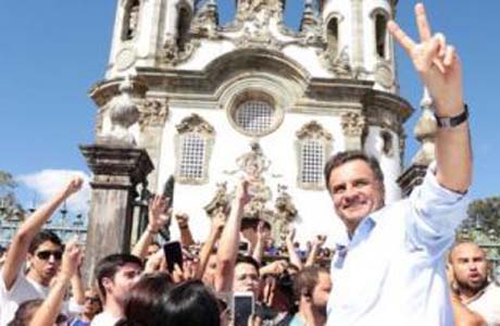 Datafolha simula cenário que favorece Aécio Neves