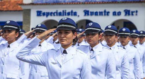Aeronáutica abre seleção com 834 vagas e salários de R$ 3,8 mil