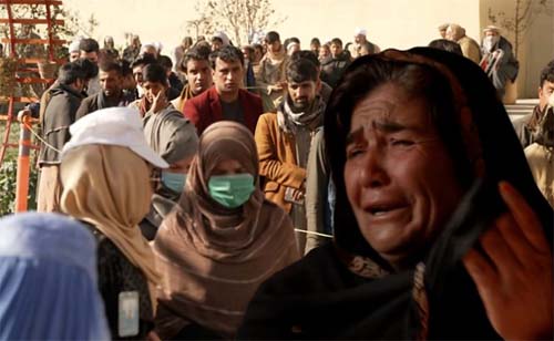 100 dias sob o Talebã: Afeganistão arrasado por miséria e fome