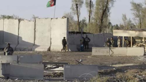 Talibã expande domínio capturando mais 3 capitais de província do Afeganistão