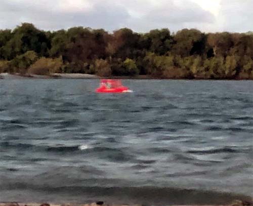 Adolescente de 13 anos morre afogada na Ilha da Croa; bombeiros buscam segunda vítima