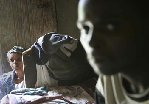 Uso de remédios contra HIV eleva expectativa de vida na África do Sul 