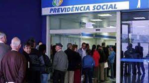 INSS: governo publica edital e convoca médicos peritos para 150 agências