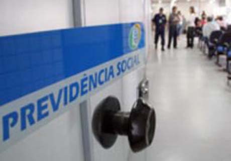 Homem apresenta documento falso no INSS de Rio Largo e é detido