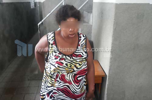 Mulher com sinais de debilidade mental espanca mãe de 87 anos na periferia de União dos Palmares