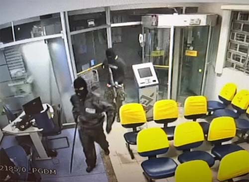 Alagoanos são presos suspeitos de explodir caixa de banco em MG