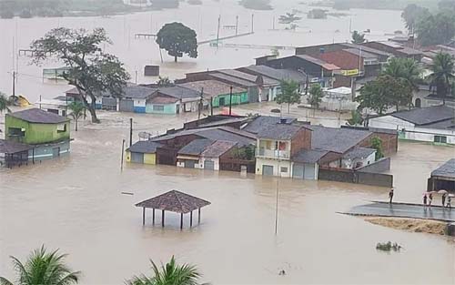 Chuvas provocam transbordamento dos Rios Paraíba e Mundaú e deixam cidades alagoanas inundadas