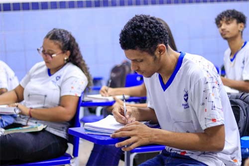 Alagoas está entre os dez estados com maior proporção de alunos no ensino integral