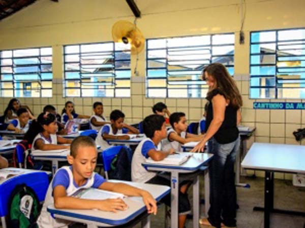 Municípios alagoanos receberam ontem repasse extra de R$ 122 mi para a Educação