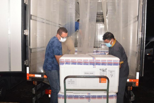 Alagoas recebe novas doses da Astrazeneca e Coronavac para continuar imunização