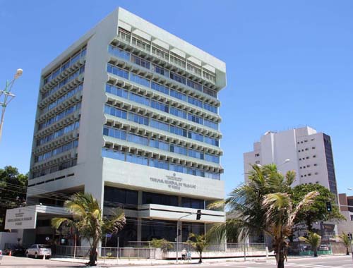 Servidores que viajaram a países com coronavírus podem trabalhar de casa