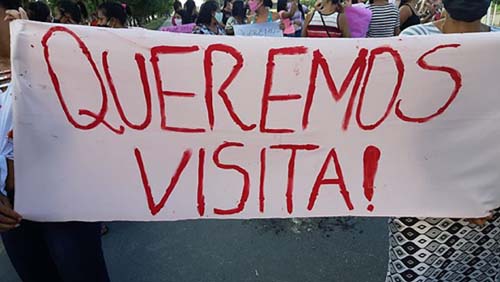 Familiares de reeducandos protestam contra suspensão de visitas e bloqueiam BR-104