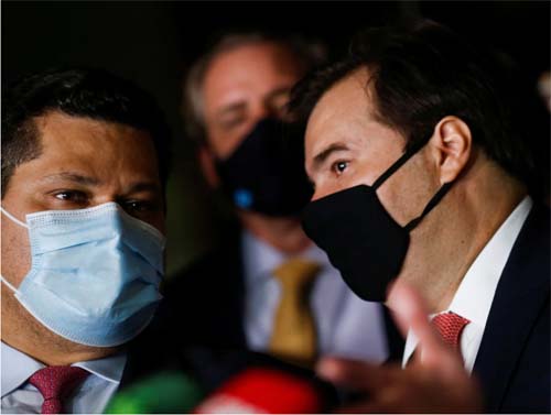 Congresso antecipa debate por sucessão de Maia e Alcolumbre enquanto Bolsonaro se ancora no Centrão