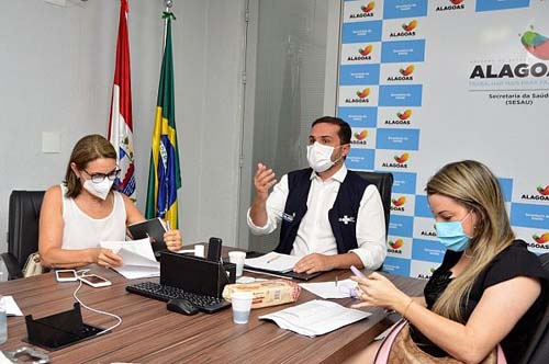 Profissionais da saúde pública de AL serão os primeiros a receber vacina contra a Covid-19