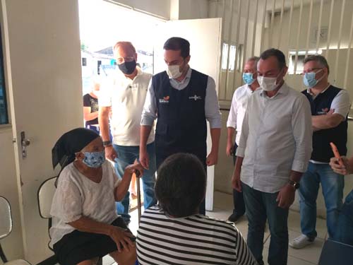 Após confirmar nova variante, Sesau-Al garante vacinas extras para trabalhadores da saúde de Anadia e Viçosa