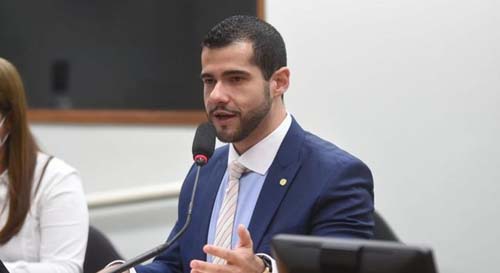 Deputado federal reage a tentativa de assalto e atira contra suspeitos