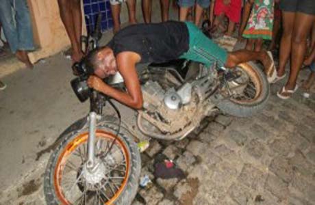 Emboscada: Homem é baledo pelas costas e morre em Inhapi