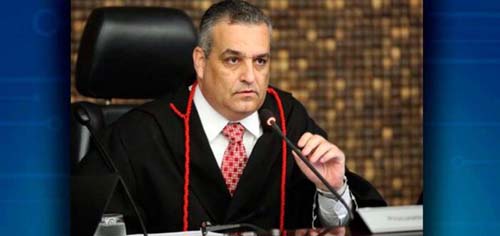 Alfredo Gaspar volta a ser internado após nova tomografia do pulmão