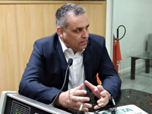 Com pulmões comprometidos, Alfredo Gaspar é internado com coronavírus