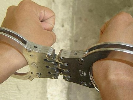 Operação prende servidor do TJ e PMs acusados de tráfico de armas