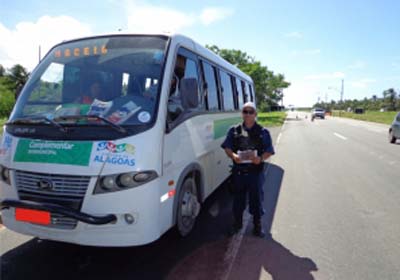 Passageiros de van que viajavam de Maceió para União dos Palmares são assaltados em Messias