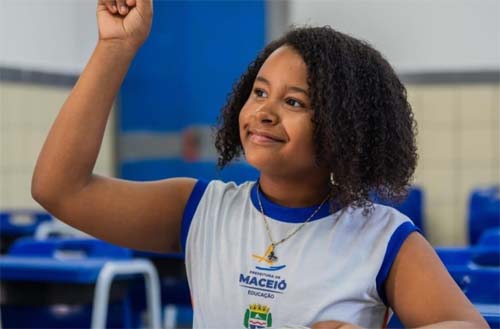 Maceió abre período de matrícula e transferência escolar para 2026 com novidade bilíngue