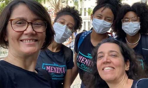 Projeto de ciência para mulheres ganha prêmio internacional