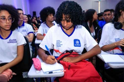 Alagoas tem mais de 360 mil analfabetos e 255 mil jovens de 15 a 29 anos não trabalham nem estudam, mostra pesquisa