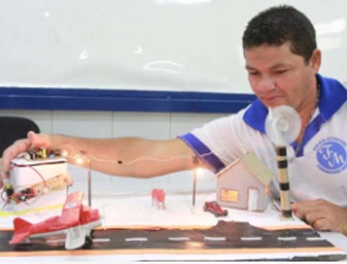 AL aumenta matrículas de alunos com deficiência e EJA e reduz taxas de analfabetismo