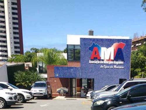 Bancada de 14 prefeitos do PTB anuncia desfiliação da AMA