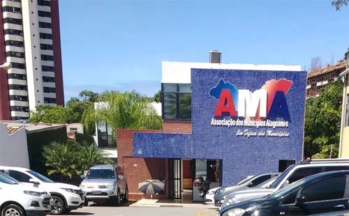 Desenvolvimento socioeconômico municipal com o apoio de bancos federais é tema de reunião na AMA