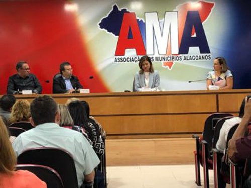 Educadores alagoanos pedem apoio da AMA em defesa do Fundeb