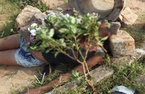 Adolescente de 14 anos provavelmente de União é encontrada morta a tiros e facadas e com pedra na boca na periferia de Murici