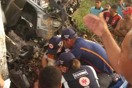 Médico arapiraquense sofre grave acidente na Rodovia AL-220