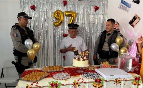 Polícia Militar presta homenagem emocionante a veterano de 97 anos em Alagoas