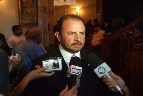 Deputados recorrem contra afastamento da Mesa Diretora