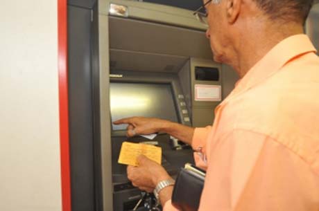Governo reajusta em 5,56% benefícios pagos pelo INSS