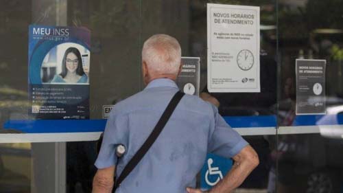 Aposentados vão receber valores revisados do INSS; veja se você está na lista