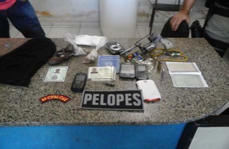 Operação em Viçosa apreende armas e prende dois acusados